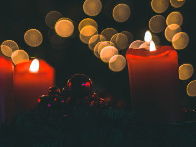 Adventkranz mit Kerze