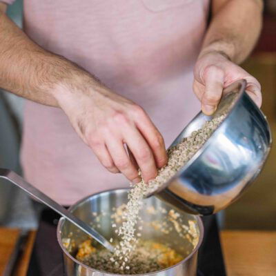 Topf mit Bio-Risott0