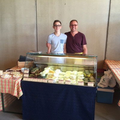 Stand mit Käse am Biofest Güssing 2016